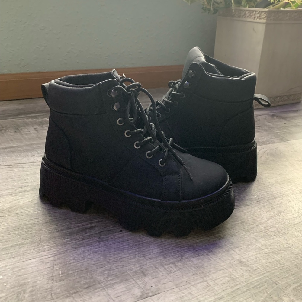 H&M Chunky platform boots